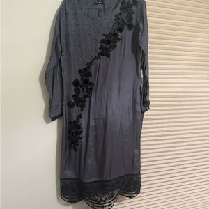 Elegant Gray Dress with Black Lace Detail